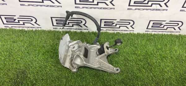 Кронштейн двигателя Audi A5 (F5)