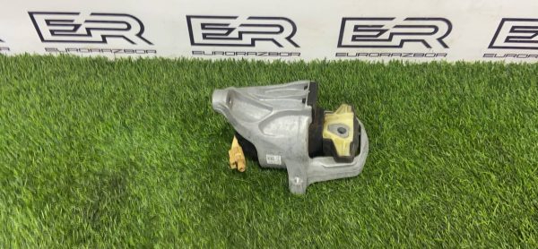 Подушка (опора) двигателя левая Audi A5 F5