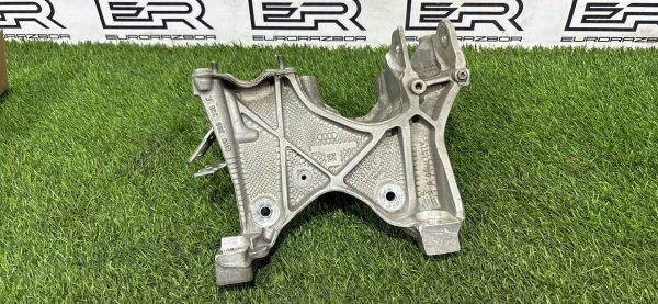 Кронштейн крепления двигателя правый Audi A5 F5