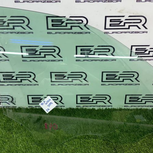 Стекло двери переднее правое Mercedes W166 2017г. Стекло двери переднее правое Mercedes W166 2017г.