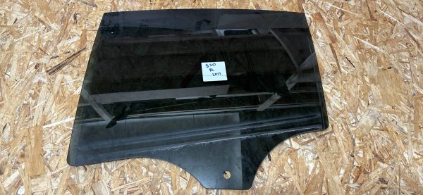 Стекло двери заднее левое BMW 5 G30/G31 2017г.