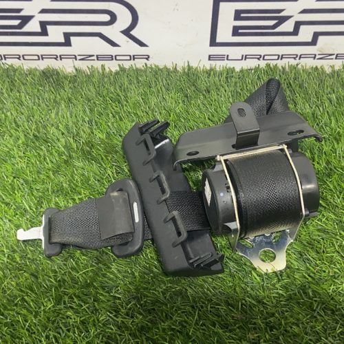 Ремень безопасности задний центральный Toyota Hilux 8 Рест 2023 Ремень безопасности задний центральный Toyota Hilux 8 Рест