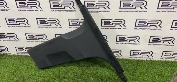 Обшивка центральной стойки правая Audi A5/S5 (F5)