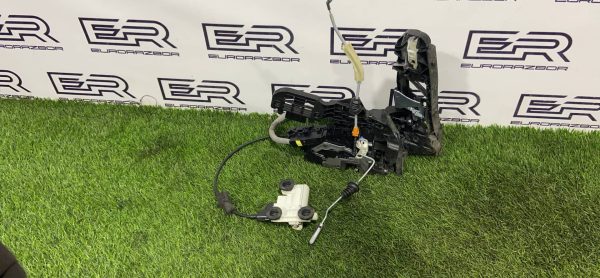 Замок двери передний правый Mercedes Benz S Class W222