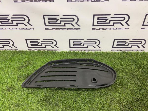 Решётка переднего бампера нижняя правая Mercedes С Class W205