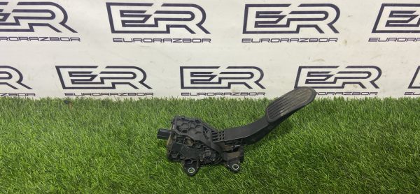 Педаль газа Toyota Hilux 8 Рест