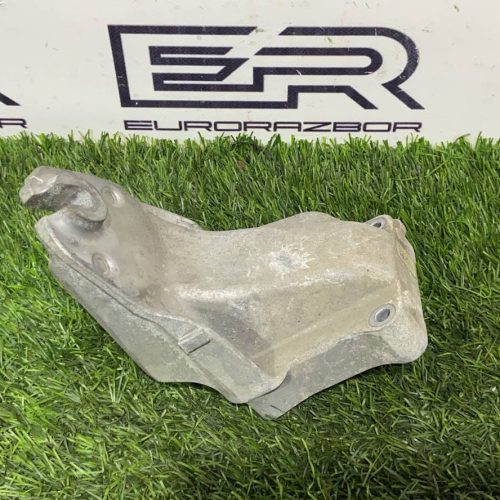 Кронштейн двигателя правый Mercedes W213