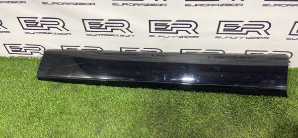 Молдинг двери передний правый Jaguar F Pace