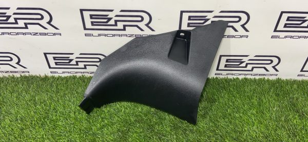 Накладка на порог правая Toyota Hilux 8 Рест