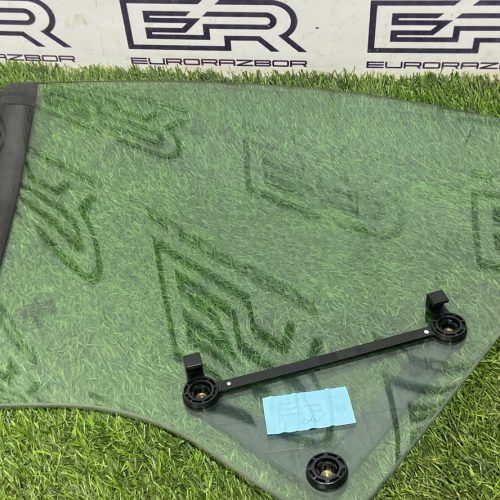 Стекло кузова правое для Mercedes С238