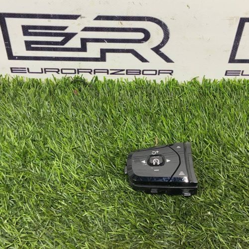 Кнопки управления на руле Volvo XC90