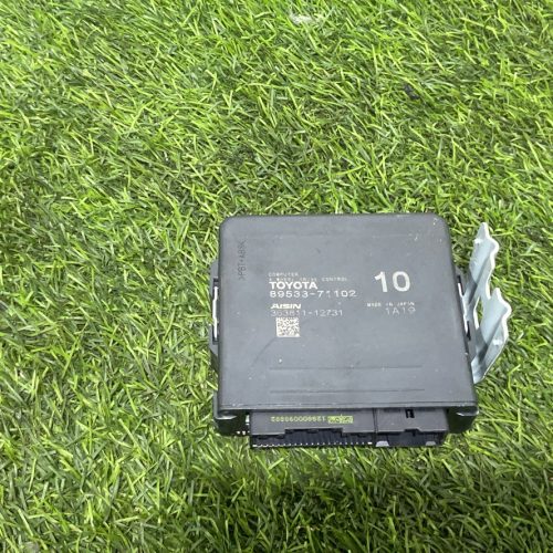 Блок управления подвеской Toyota Hilux 8 рест Блок управления подвеской Toyota Hilux 8 рест