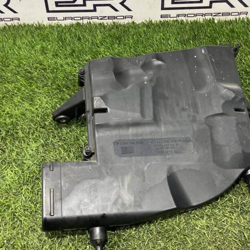 Корпус воздушного фильтра левый для Mercedes Om642