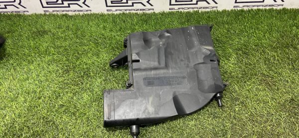 Корпус воздушного фильтра левый для Mercedes Om642
