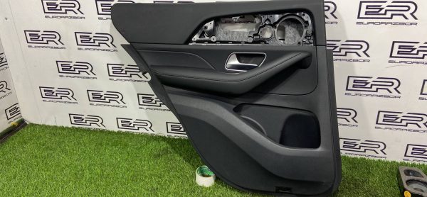 Обшивка двери задняя левая Mercedes V167 C167 X167