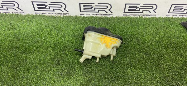 Бачок гидроусилителя Land Rover Range Rover L494