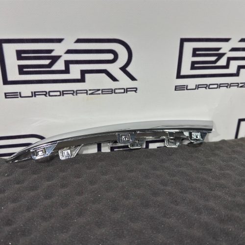 Молдинг переднего бампера правый Mercedes X253 C253