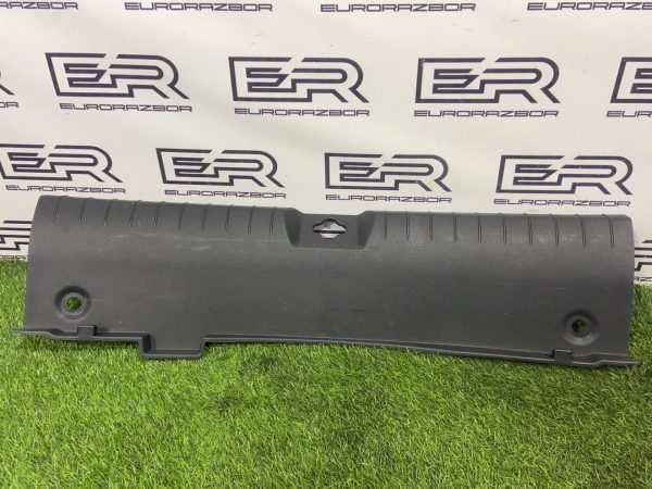 Накладка замка багажника КIA К5