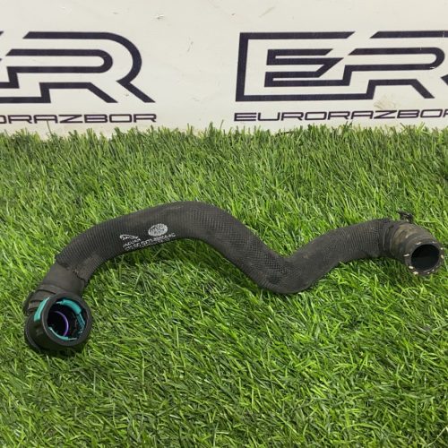 Патрубок системы охлаждения Jaguar F-Pace Х761 Патрубок системы охлаждения Jaguar F Pace Х761