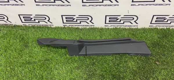 Накладка крыла передняя левая Toyota Hilux 8 Рест