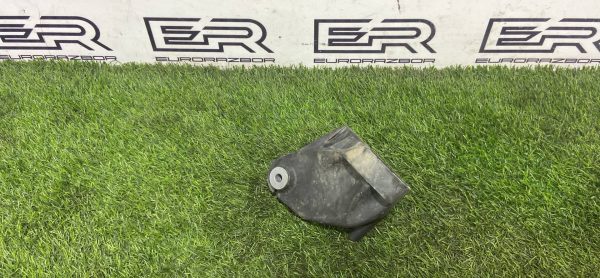 Кронштейн двигателя левый Mercedes ОМ642