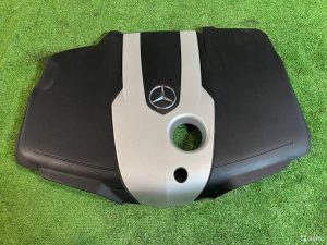Декоративная крышка двигателя Mercedes Benz GLE