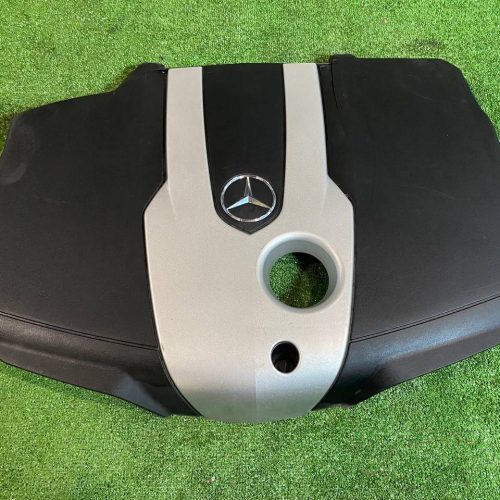 Декоративная крышка двигателя Mercedes-Benz GLE Декоративная крышка двигателя Mercedes Benz GLE