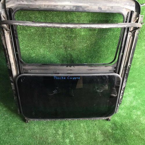 Люк Porsche Cayenne