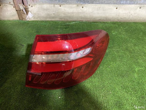 Фонарь задний правый Mercedes Benz A2539061000