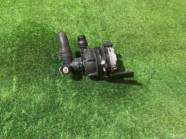 Насос антифриза дополнительный Mercedes Benz GLC