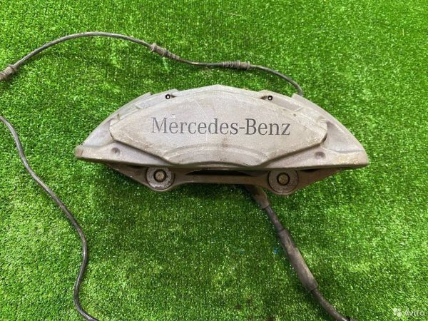 Суппорт тормозной передний правый Mercedes Benz C