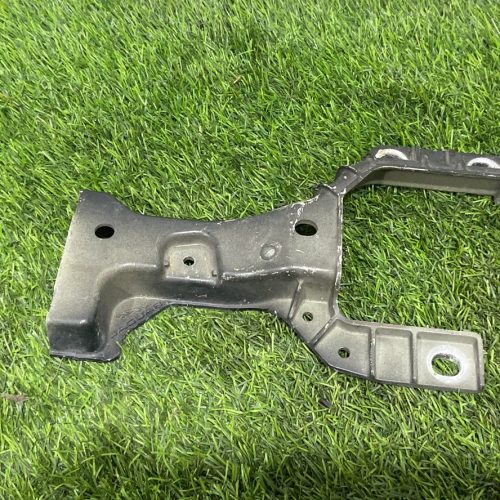 Кронштейн телевизора правый Jaguar F-Pace X761 2.0D 2018 Кронштейн телевизора правый Jaguar F Pace X761 2.0D