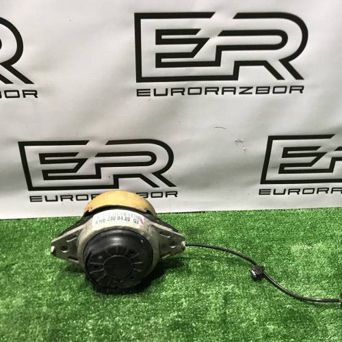 Подушка крепления двигателя правая Mercedes Benz