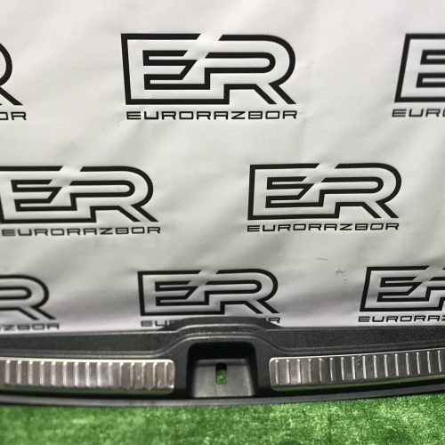 Накладка внутренняя на заднюю панель кузова