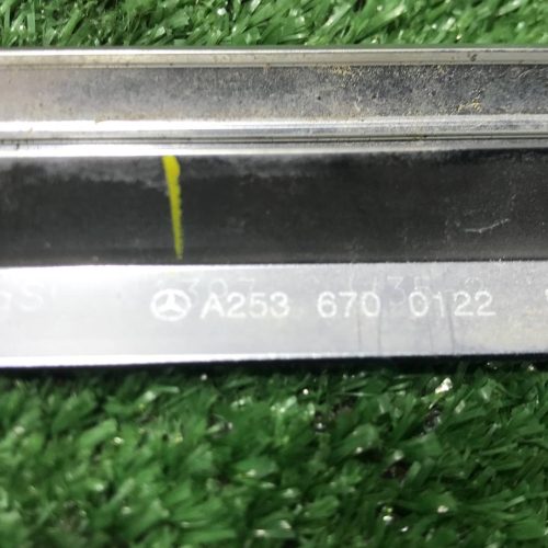 Накладка стекла задняя левая A2536700122