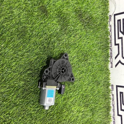 Моторчик стеклоподъёмника задний левый КIA К5