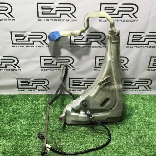 Бачок омывателя Volkswagen Touareg (2002 - 2007) Бачок омывателя Volkswagen Touareg (2002 2007)