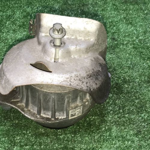 Подушка крепления двигателя левая Mercedes Benz C