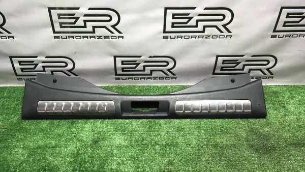 Обшивка отсека багажника Land Rover рест.