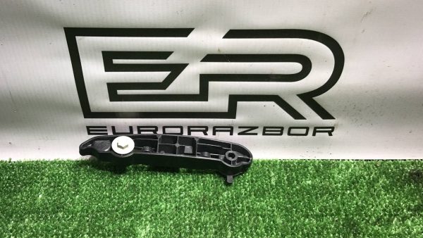 Крепление переднего бампера Land Rover рест.