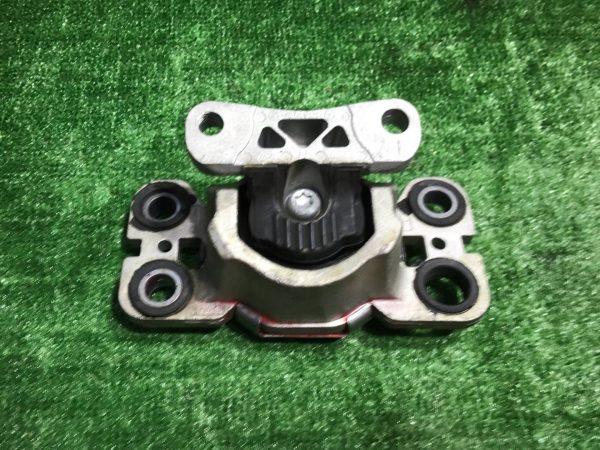 Подушка крепления КПП Land Rover рест.