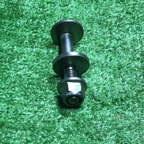 Болт развальный задний Land Rover рест. LR001126 Болт развальный задний Land Rover рест. LR001126