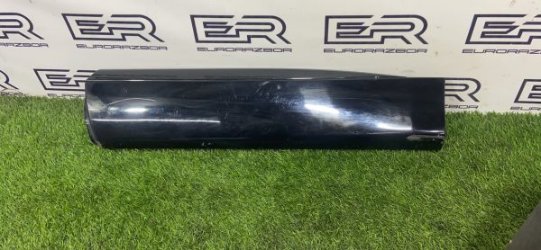 Молдинг двери задней левой Jaguar F Pace X761