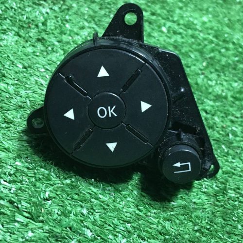 Кнопки управления на руле Mercedes Benz E W212