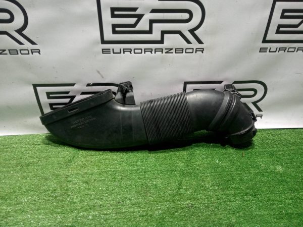 Воздухозаборник Mercedes Benz C W205 (2014 2018)