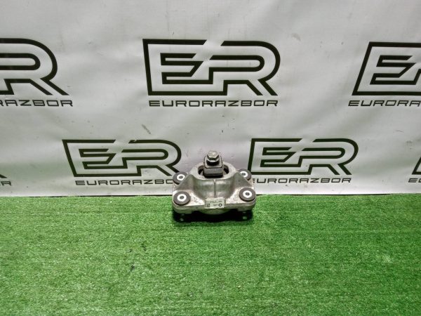 Подушка крепления двигателя правая Land Rover