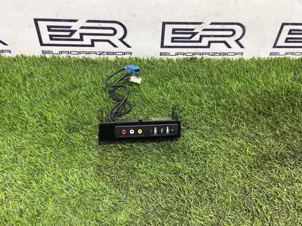 Разъём USB Mercedes W222