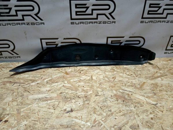 Пыльник крыла левого Mercedes Benz C W205