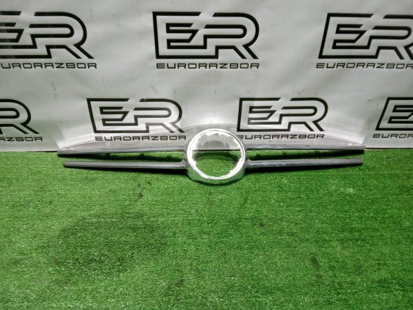 Накладка на решетку радиатора Volkswagen Touareg