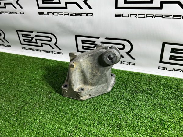 Кронштейн двигателя левый Mercedes Benz GLE Coupe